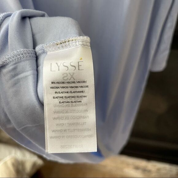 NWT Lysse Cornflower Ruffle Cold Shoulder Top Blouse XS - Picture 3 of 3